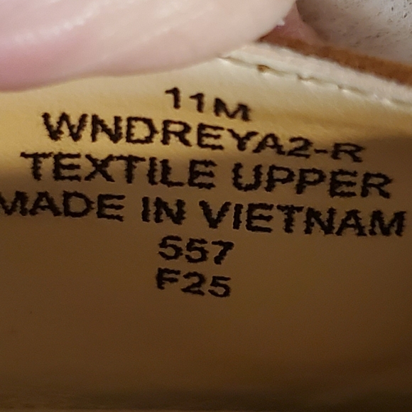 Nine West Tan Slip In Heels. Sz 11M New - Picture 2 of 10